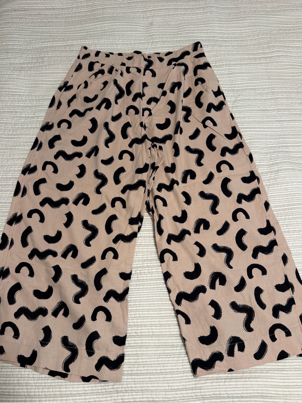 Wide-Leg Pants in light pink w/ Black Abstract Spots - Picture 2 of 4